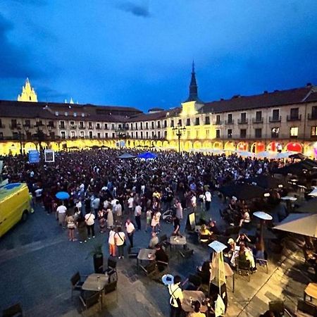 Arquitecto De La Vida- Plaza Mayor レオン エクステリア 写真