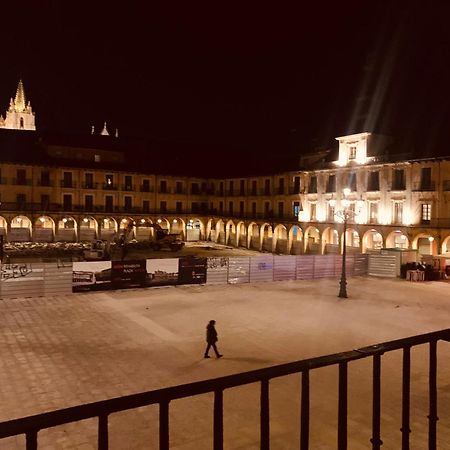 Arquitecto De La Vida- Plaza Mayor レオン エクステリア 写真