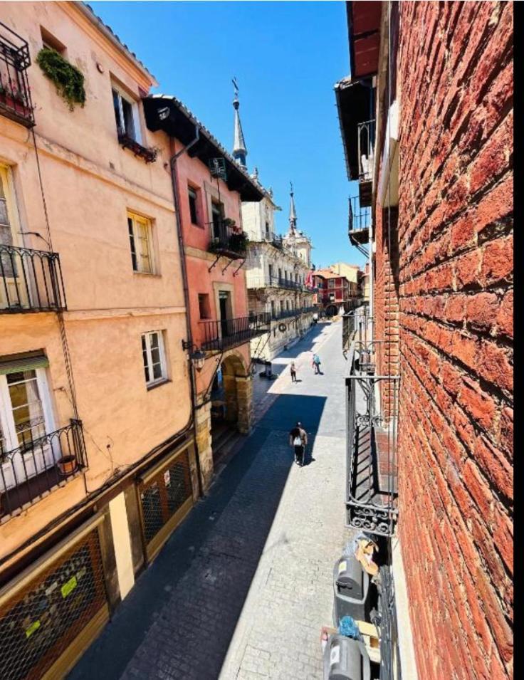 Arquitecto De La Vida- Plaza Mayor レオン エクステリア 写真