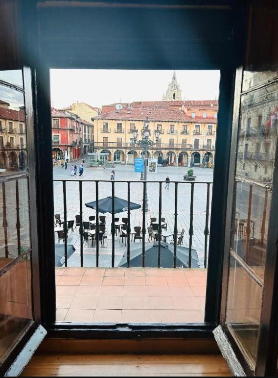 Arquitecto De La Vida- Plaza Mayor レオン エクステリア 写真