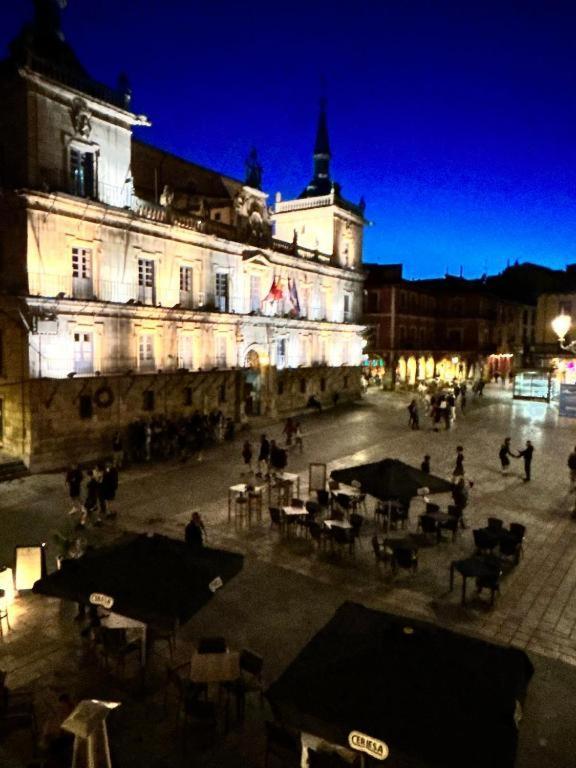 Arquitecto De La Vida- Plaza Mayor レオン エクステリア 写真