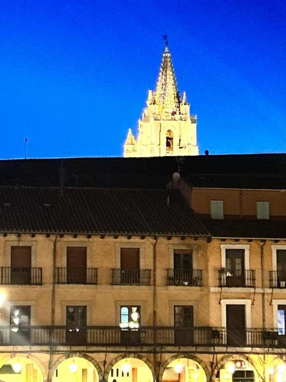 Arquitecto De La Vida- Plaza Mayor レオン エクステリア 写真