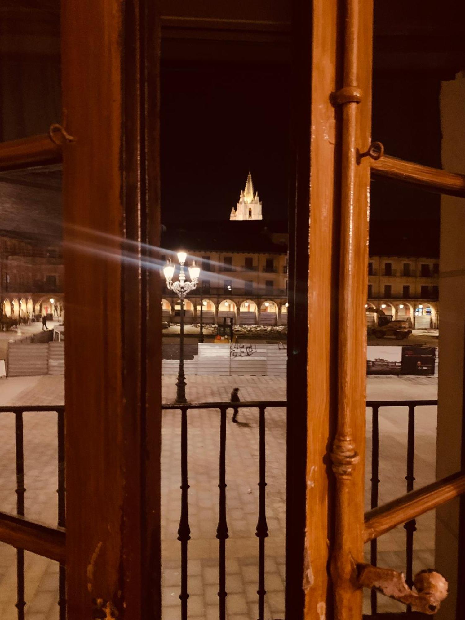 Arquitecto De La Vida- Plaza Mayor レオン エクステリア 写真