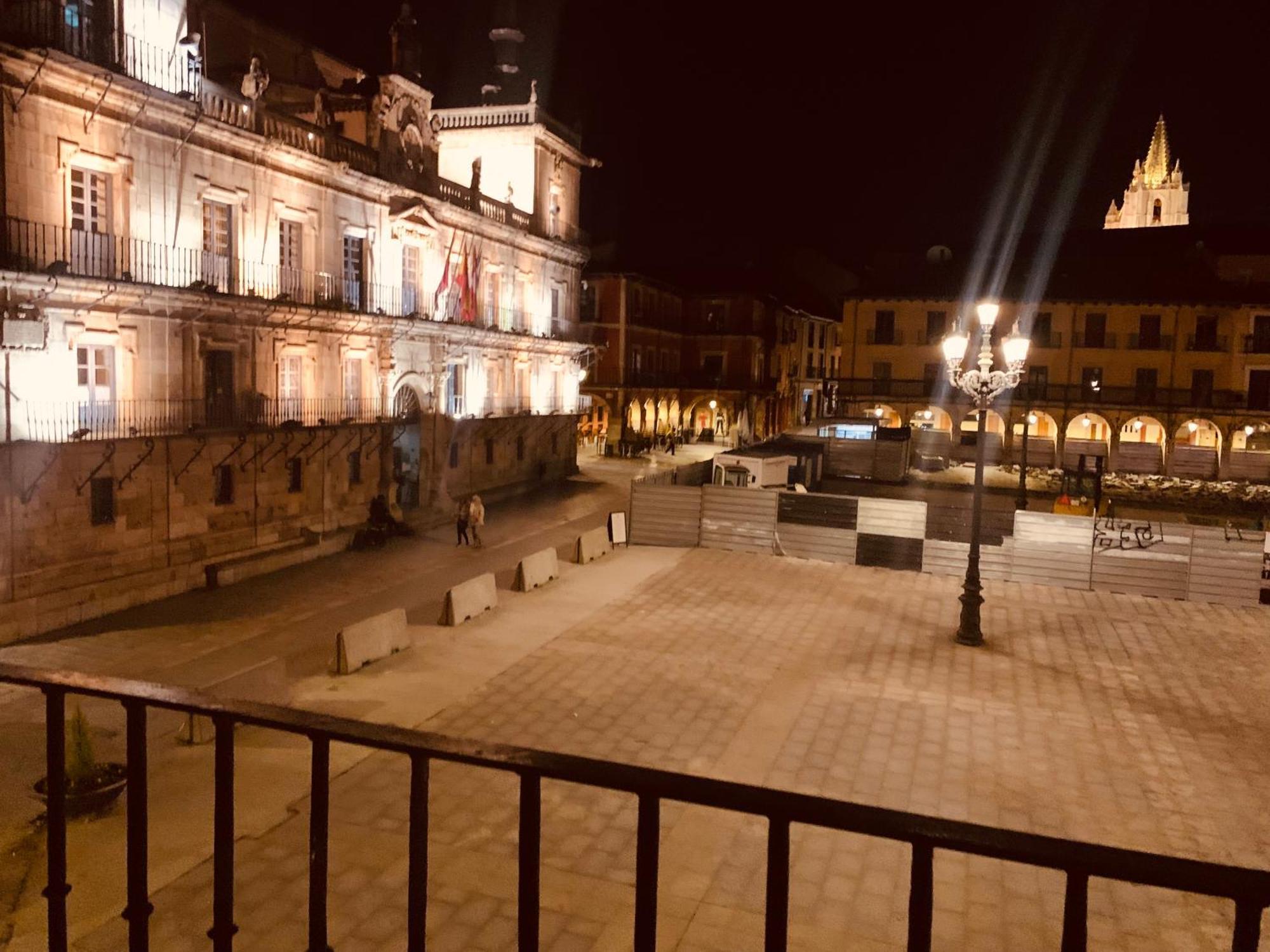 Arquitecto De La Vida- Plaza Mayor レオン エクステリア 写真